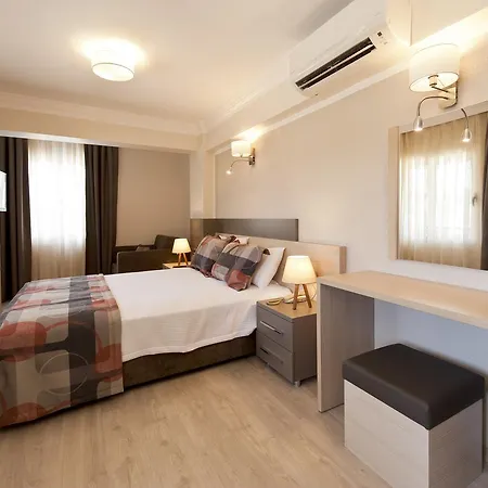 アパートホテル Atrium *