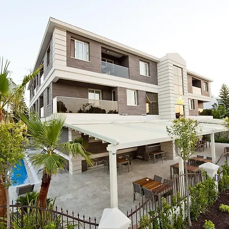 Atrium アパートホテル