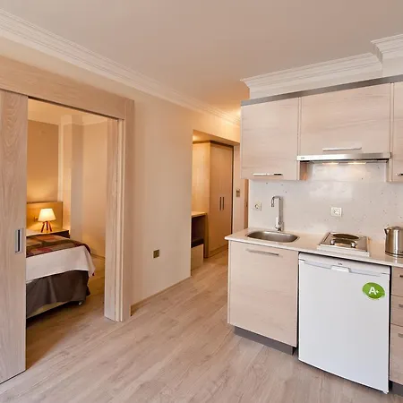 アパートホテル Atrium