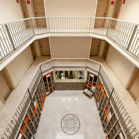 Atrium アパートホテル